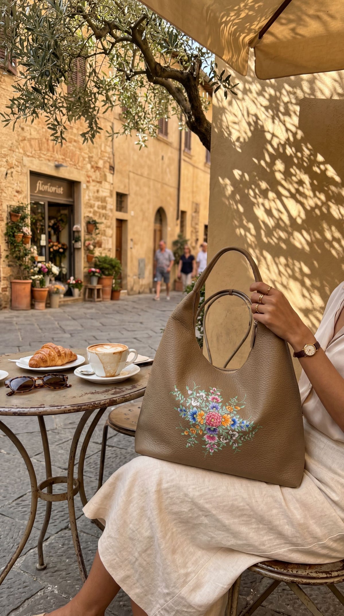 Brown Gul Floral Tote