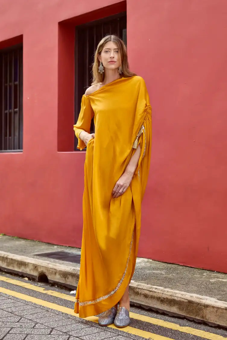 A women Wear Mango One Shoulder Kaftan With Sleeves